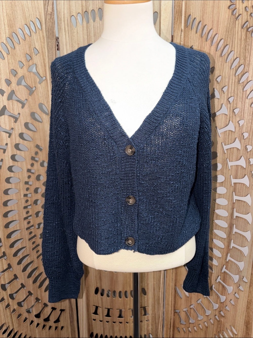 NWT / JUN & IVY / NAVY V-NECK SWEATER W/ BUTTONS